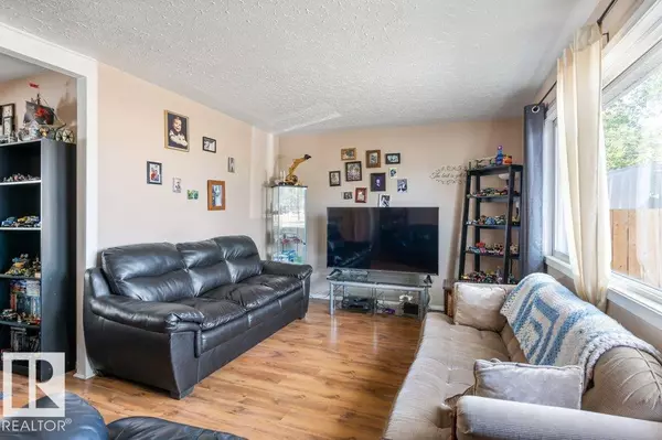 Edmonton, AB T5L3K1,13003 129 AV NW