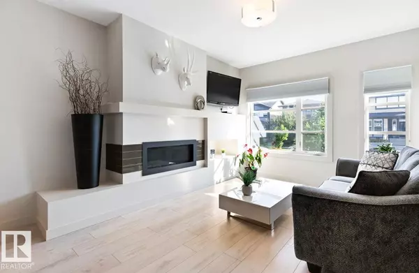 Spruce Grove, AB T7X0P7,3 KENTON WY