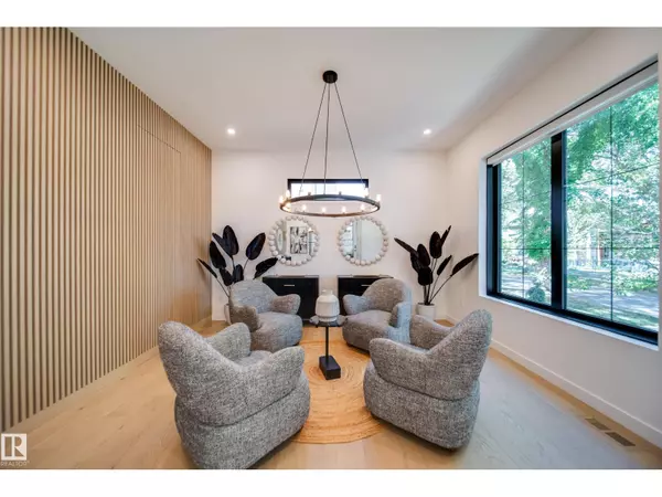 Edmonton, AB T5N2B5,10522 134 ST NW