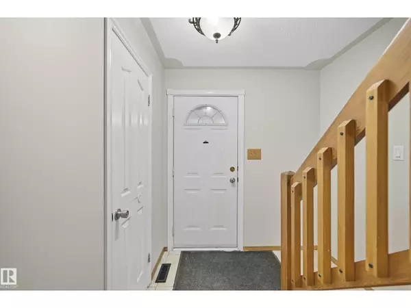 Edmonton, AB T6K1V5,7621 40 AV NW