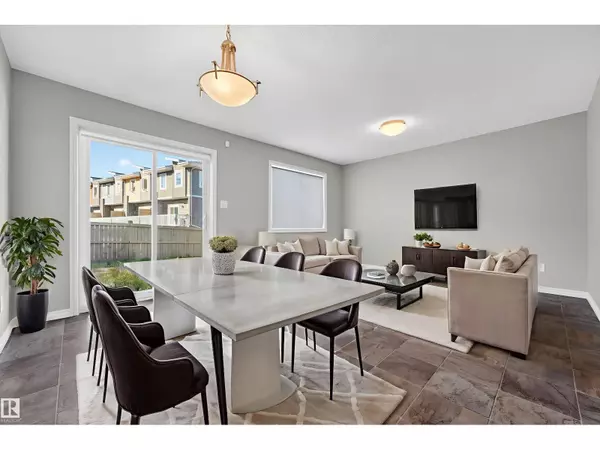 Edmonton, AB T6X2E4,3820 WEIDLE CR SW