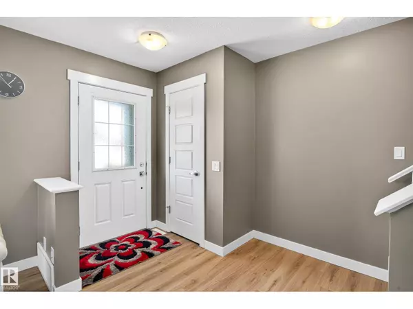 Edmonton, AB T6M0S1,7327 EDGEMONT WY NW