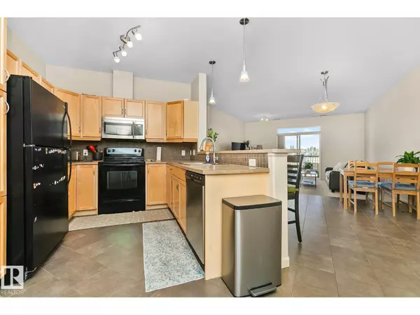 Edmonton, AB T6R0H3,#212 2503 HANNA CR NW