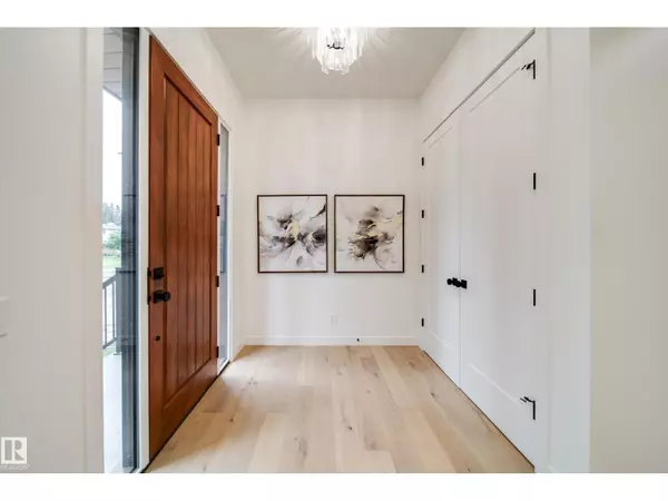 Edmonton, AB T5R5S6,40A VALLEYVIEW CR NW