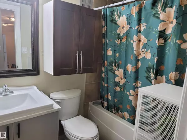 Edmonton, AB T5B2W9,#102 12223 82 ST NW