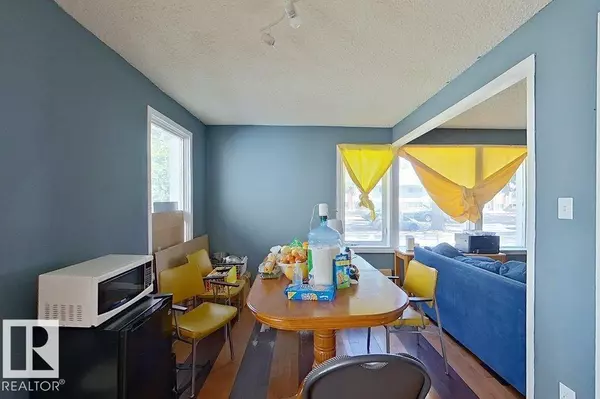 Edmonton, AB T5H2X9,10722 106 ST NW