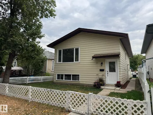 12011 95A ST NW NW, Edmonton, AB T5G1R6