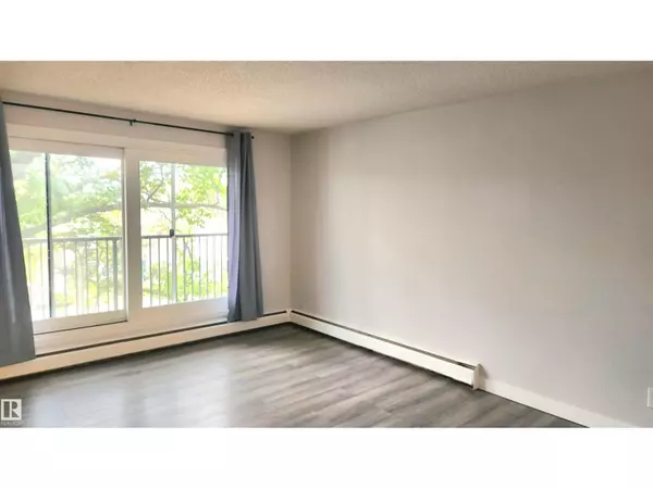 Edmonton, AB T5H2X2,#304 10740 105 ST NW