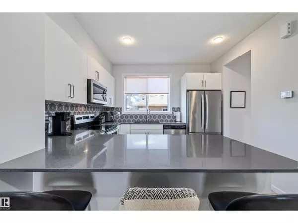 Edmonton, AB T6J1J2,2097 Maple RD NW NW