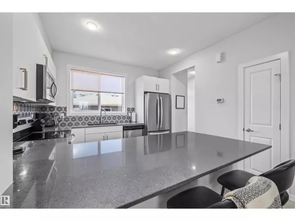 Edmonton, AB T6J1J2,2097 Maple RD NW NW