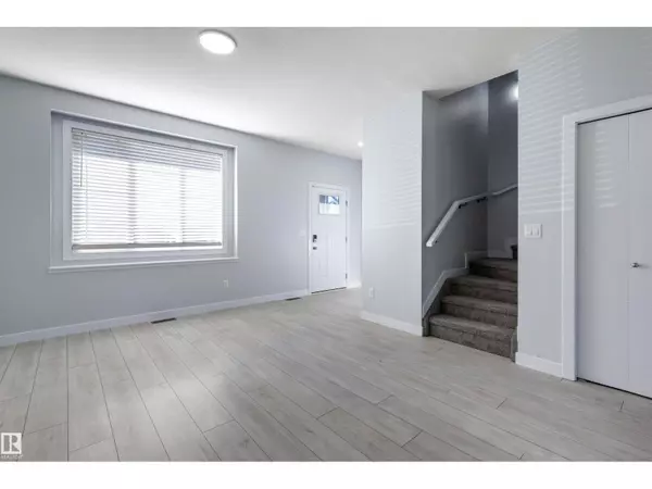 Edmonton, AB T5S0P8,828 NORTHERN HARRIER LN NW