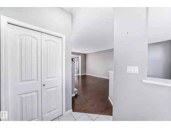 Edmonton, AB T6W2H7,3116 ARTHURS CR SW