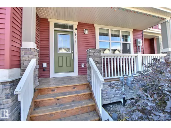 2271 GLENRIDDING BV SW, Edmonton, AB T6W3P4