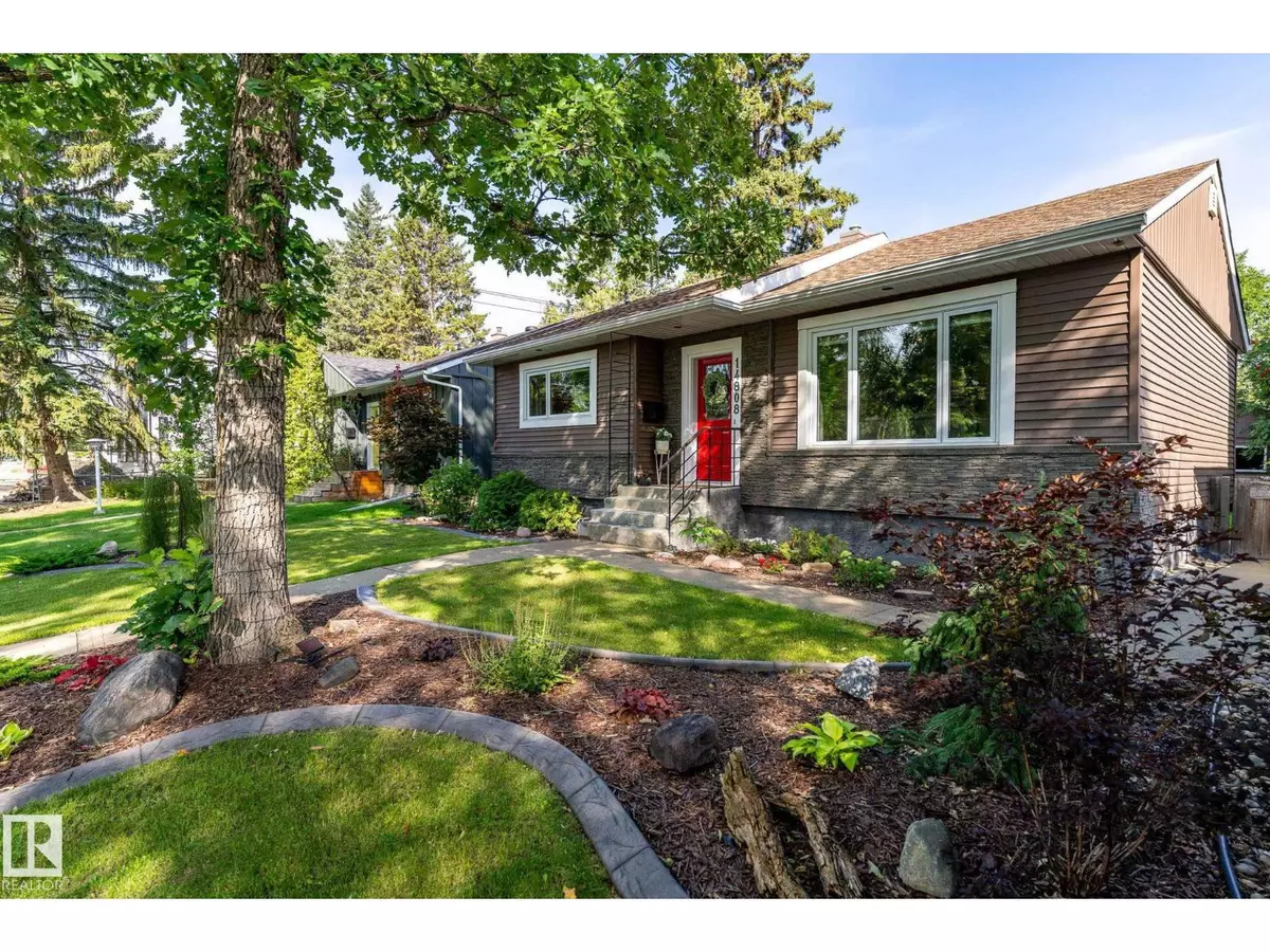 Edmonton, AB T5R5G9,14808 93 AV NW