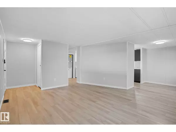 Edmonton, AB T6P1C2,67 Ridgeway Dr NW