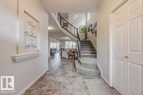 Edmonton, AB T5S0H7,1019 COOPERS HAWK LI NW