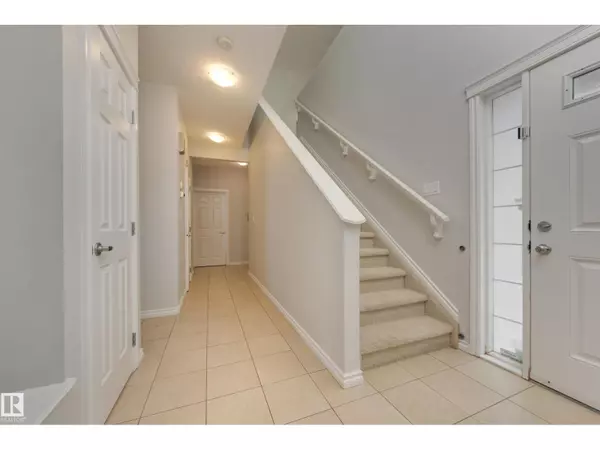 Edmonton, AB T5Y0K6,5816 168 AV NW