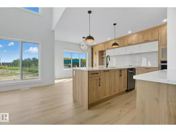 Edmonton, AB T6W5H2,3325 Chernowski WY SW