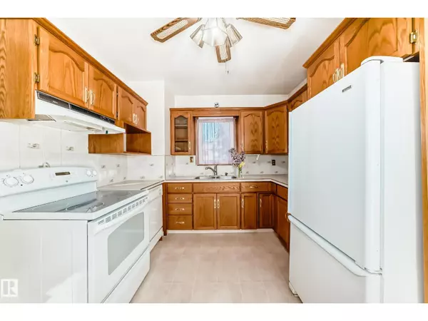 Edmonton, AB T5G2M8,11424 105 ST NW