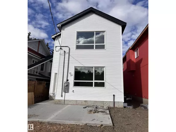 Edmonton, AB T5X6C5,11613 79 AV NW