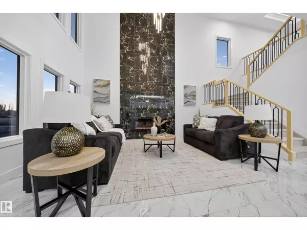 Edmonton, AB T5Y2Z6,715 166 AV NE