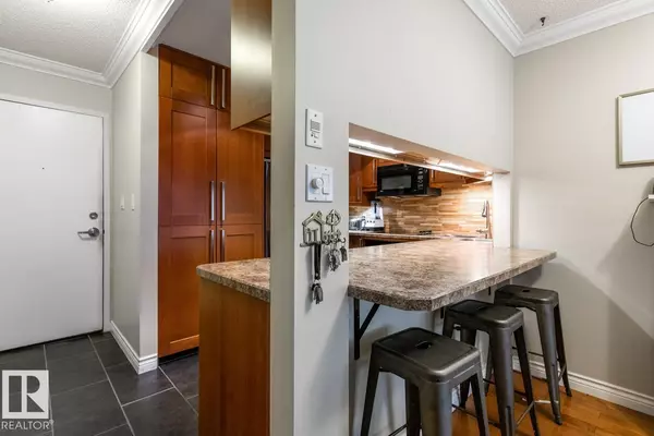 Edmonton, AB T5K2L3,#410 10139 117 ST NW