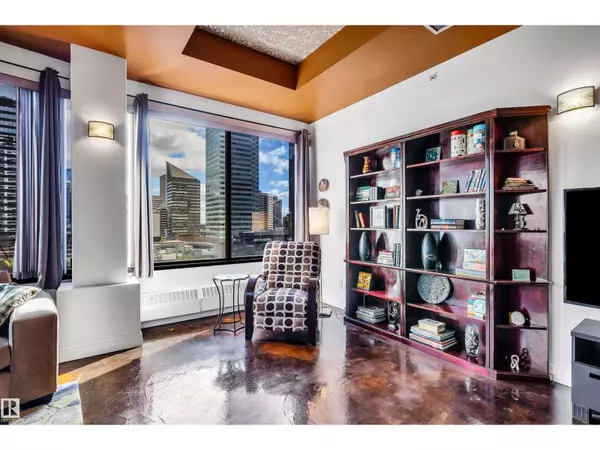 Edmonton, AB T5J5E7,#801 10106 105 ST NW