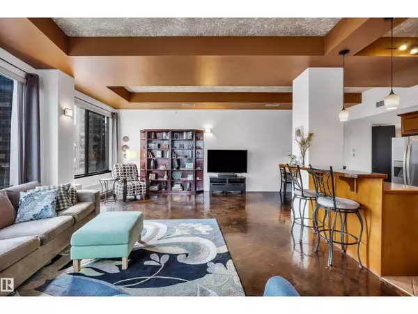 Edmonton, AB T5J5E7,#801 10106 105 ST NW