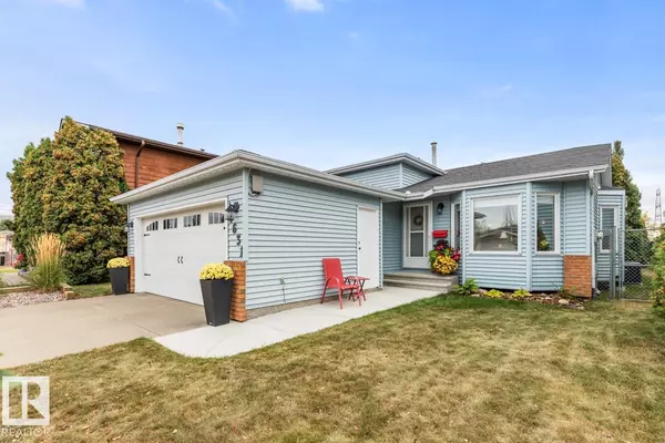 4631 10 AV NW, Edmonton, AB T6L4S2