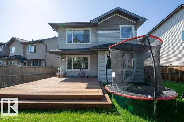 Edmonton, AB T6W2S4,1007 158 ST SW