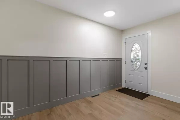 Edmonton, AB T6B1T3,8316 68A ST NW