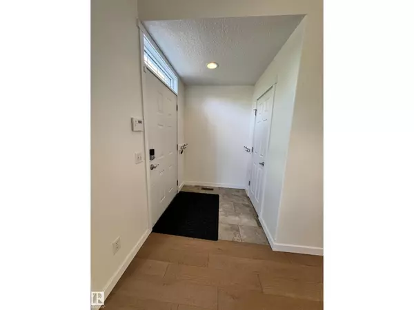 Edmonton, AB T5E6M9,14418 98 ST NW