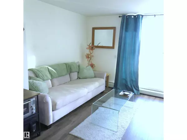 Sherwood Park, AB T8H0C2,#316 40 Summerwood BV