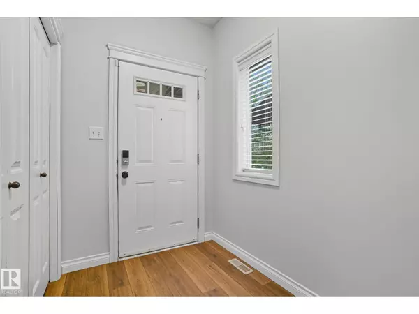 Edmonton, AB T6W0L2,2209 AUSTIN WY SW