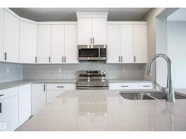 Edmonton, AB T6X3K6,5510 HAWTHORN PASSAGE PS SW