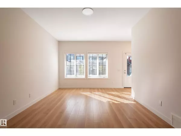 Edmonton, AB T6X2Z7,1543 Plum CI SW