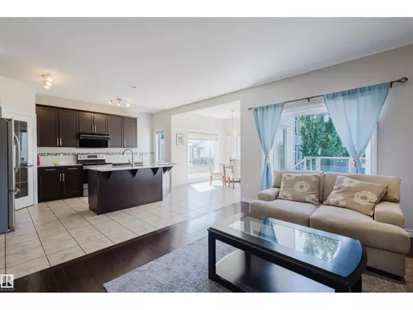 Edmonton, AB T6W0M1,656 171 ST SW
