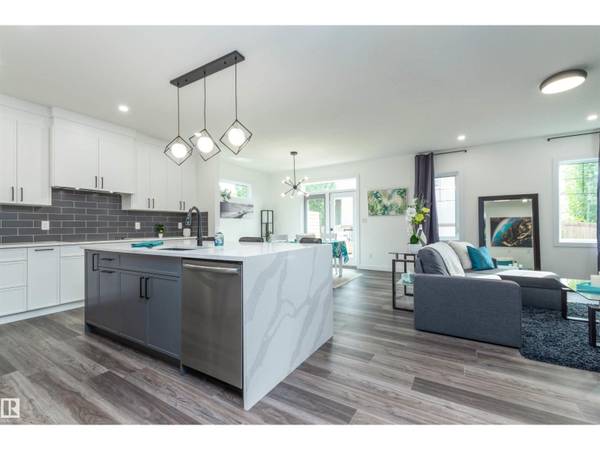 17 Sunbury PL, Sherwood Park, AB T8H0K3