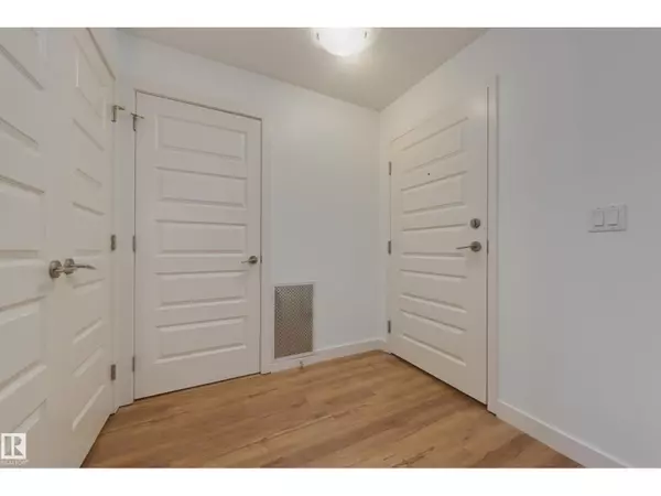 Edmonton, AB T6C0Z1,#103 8730 82 AV NW