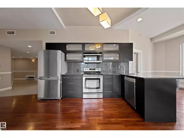 Edmonton, AB T5J5E7,#601 10106 105 ST NW