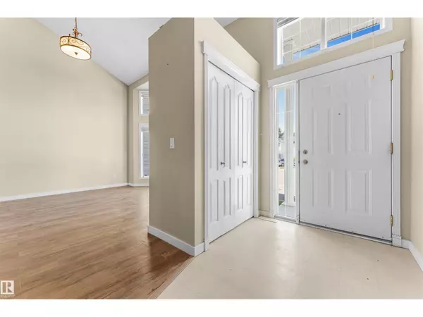 Edmonton, AB T6T1V4,#82 3380 28A AV NW