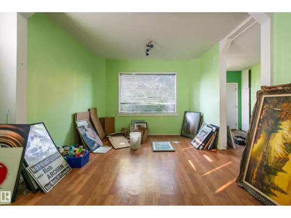 Edmonton, AB T5H2P7,10947 98 ST NW NW