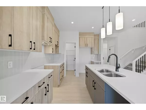 Edmonton, AB T5T7X2,8909 223A ST NW