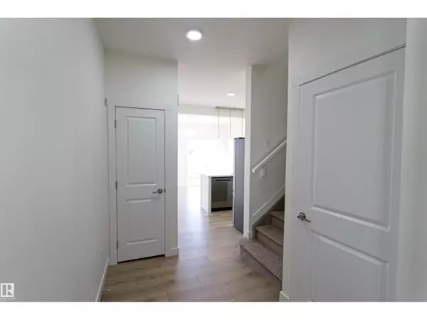 Edmonton, AB T6X1A3,#21 2710 66 St SW SW