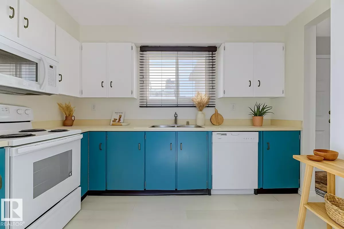 Edmonton, AB T5X5E2,#33 15710 BEAUMARIS RD NW