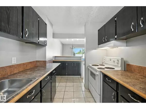 Edmonton, AB T5X3L4,11406 139 AV NW