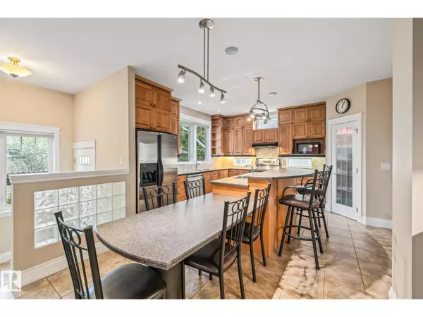 Edmonton, AB T6C3T7,9319 93 ST NW