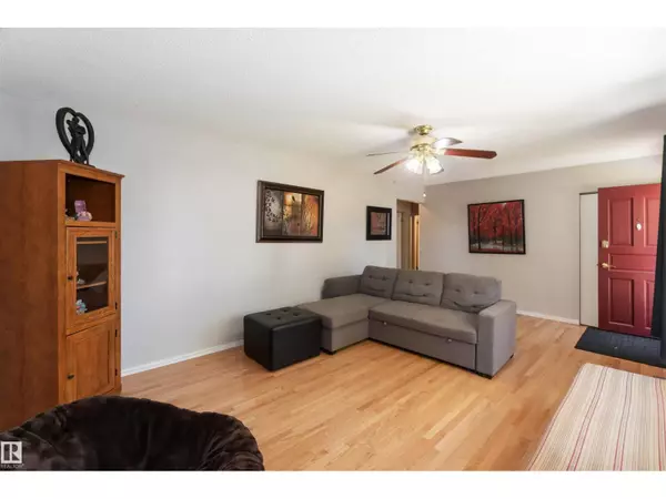 13124 63 ST NW, Edmonton, AB T5A0W8