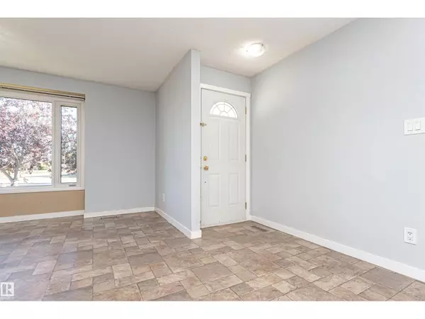 Morinville, AB T8R1B5,9009 102 AV
