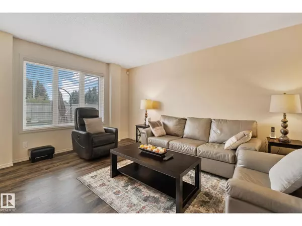 Edmonton, AB T5W2Y3,7159 CARDINAL WY SW